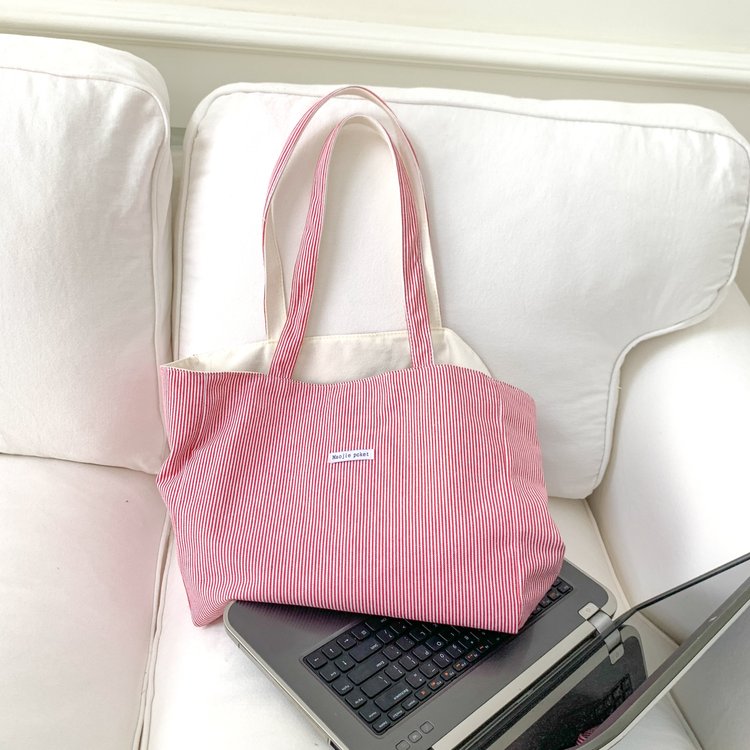 119.9USD--Charming, Fashionable and Soft Shoulder Bag