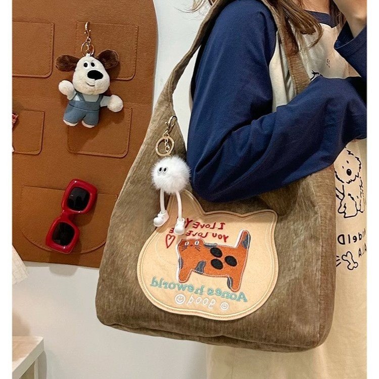 289.9USD--Charming, Fashionable and Soft Shoulder Bag