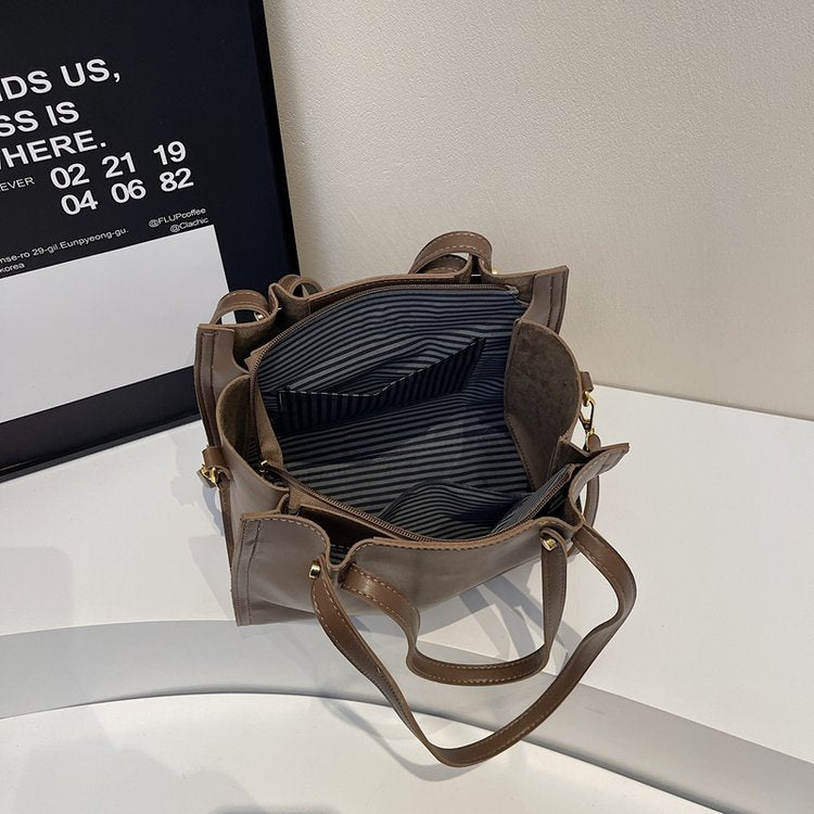 144.9SD -Brown Fashion: A Handbag That Interprets Fashion and Practicality